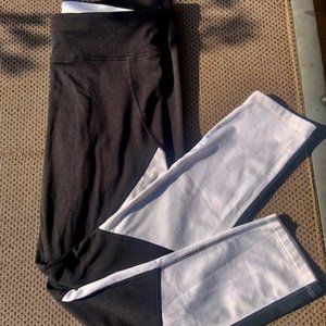 DKNY BLACK/WHITE LARGE LEGGINGS